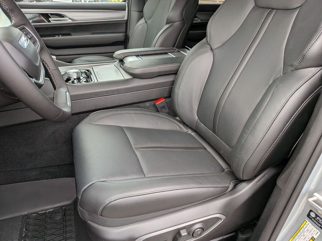 New 2026 Silver-Zynith Exterior Paint Jeep Upland image 32
