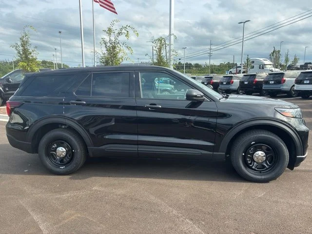 New 2026 Black Ford 4DR AWD POLICE image 7