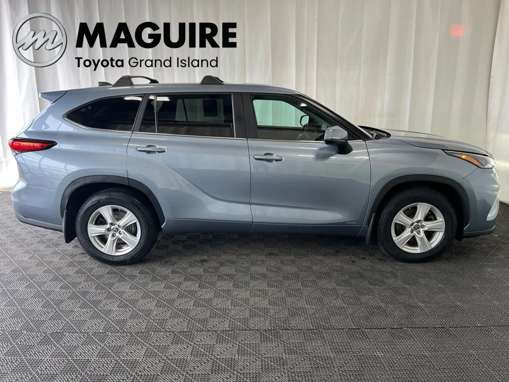 Used 2023 Blue Toyota LE image 2