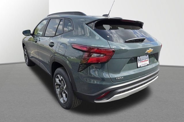 2026 Chevrolet Trax LT - Photo 4