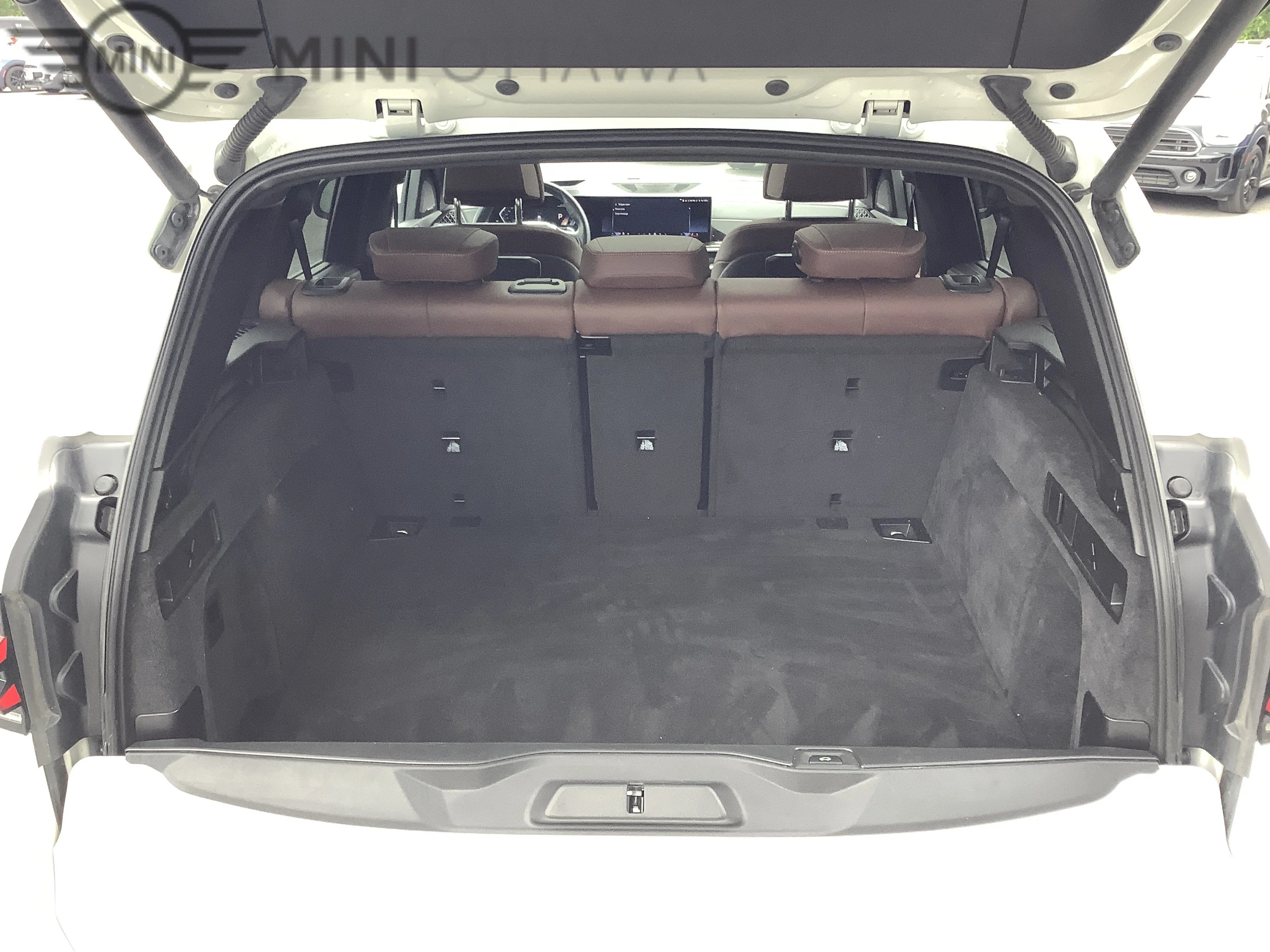 Used 2024  BMW xDrive40i image 25