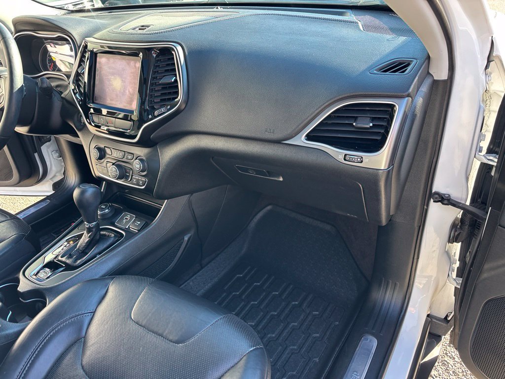 Used 2019 White Jeep Limited image 33