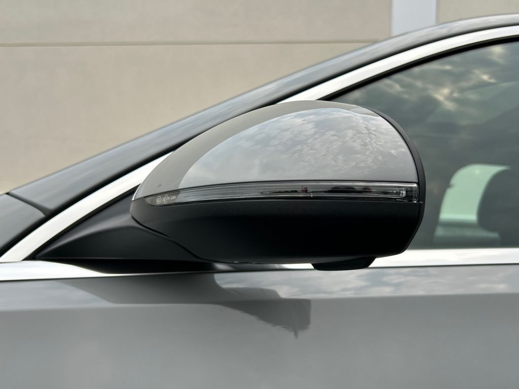 New 2026 MANUFAKTUR Alpine Grey Mercedes-Benz C 300 image 36
