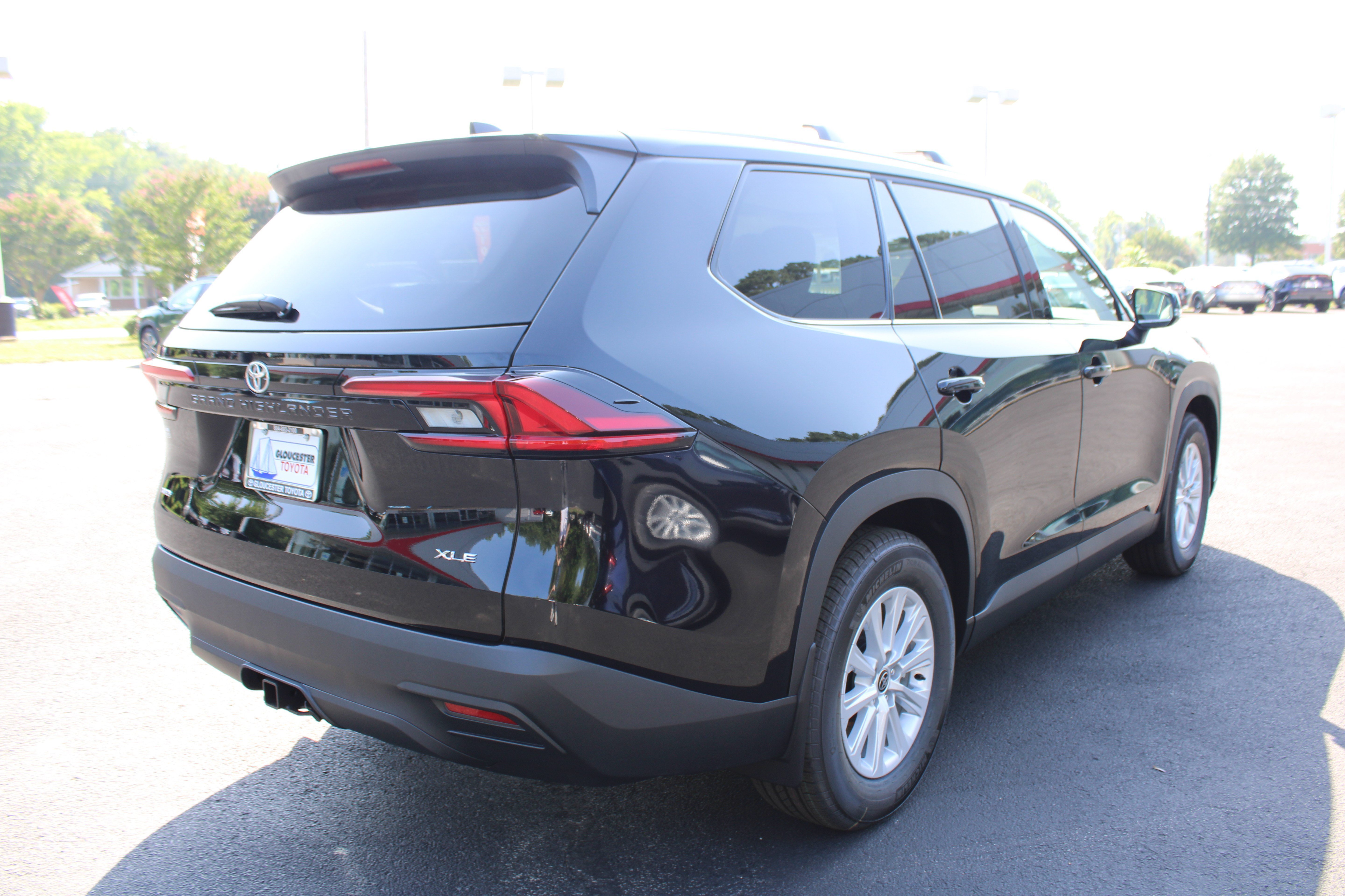 New 2026 Midnight Black Metallic Toyota  XLE image 5