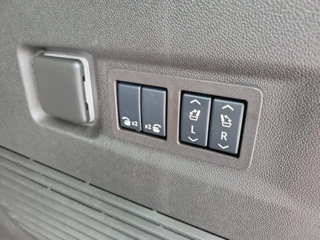 Used 2024 Black Chevrolet High Country image 10