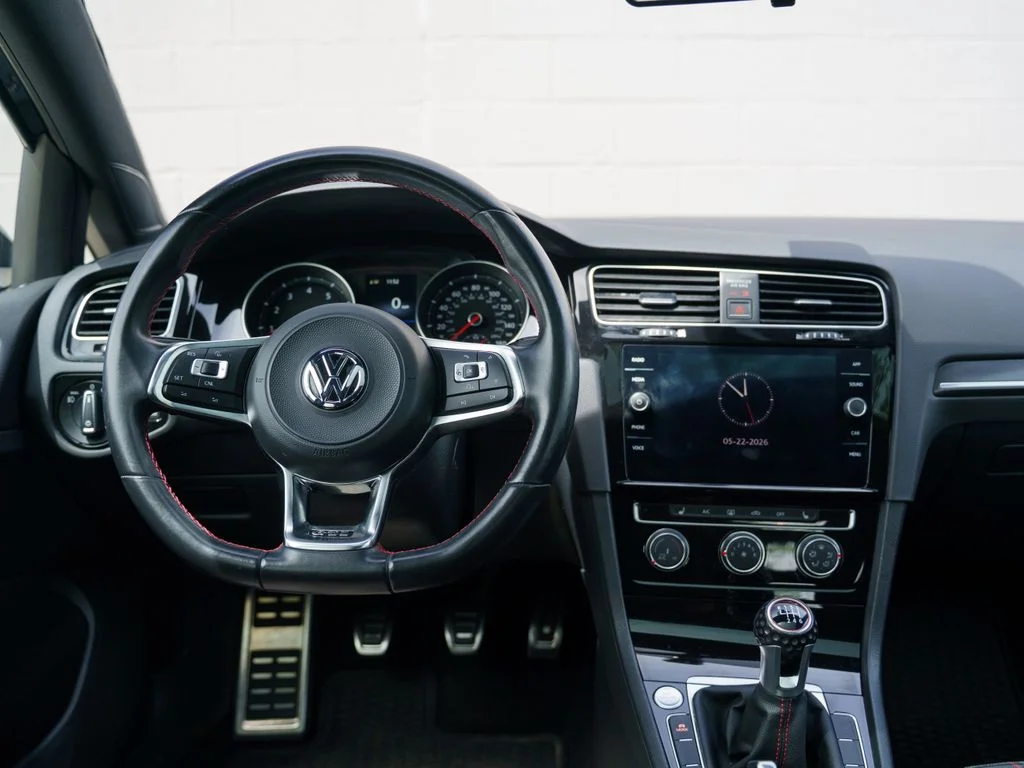 Used 2018 Blue Volkswagen 2.0T SE image 22