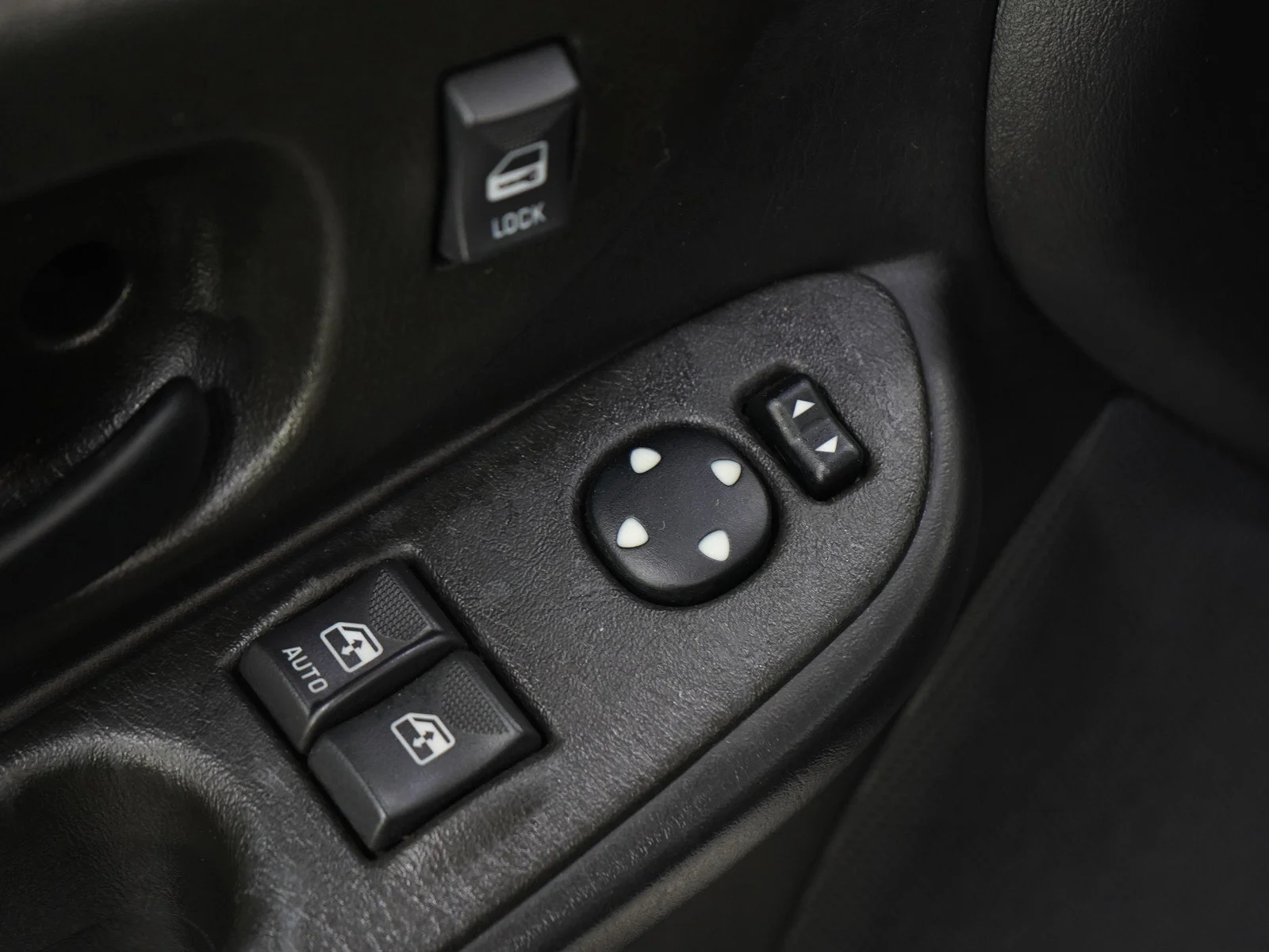 Used 2002 Onyx Black Chevrolet SS image 15
