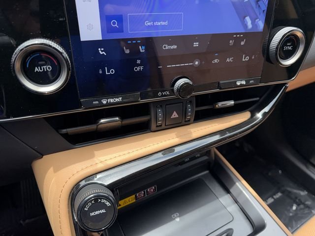 2025 Lexus NX 250 - Photo 19