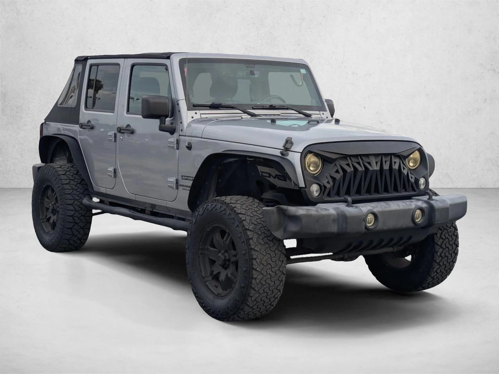 Used 2014 Billet Metallic Clearcoat Jeep Sport image 3