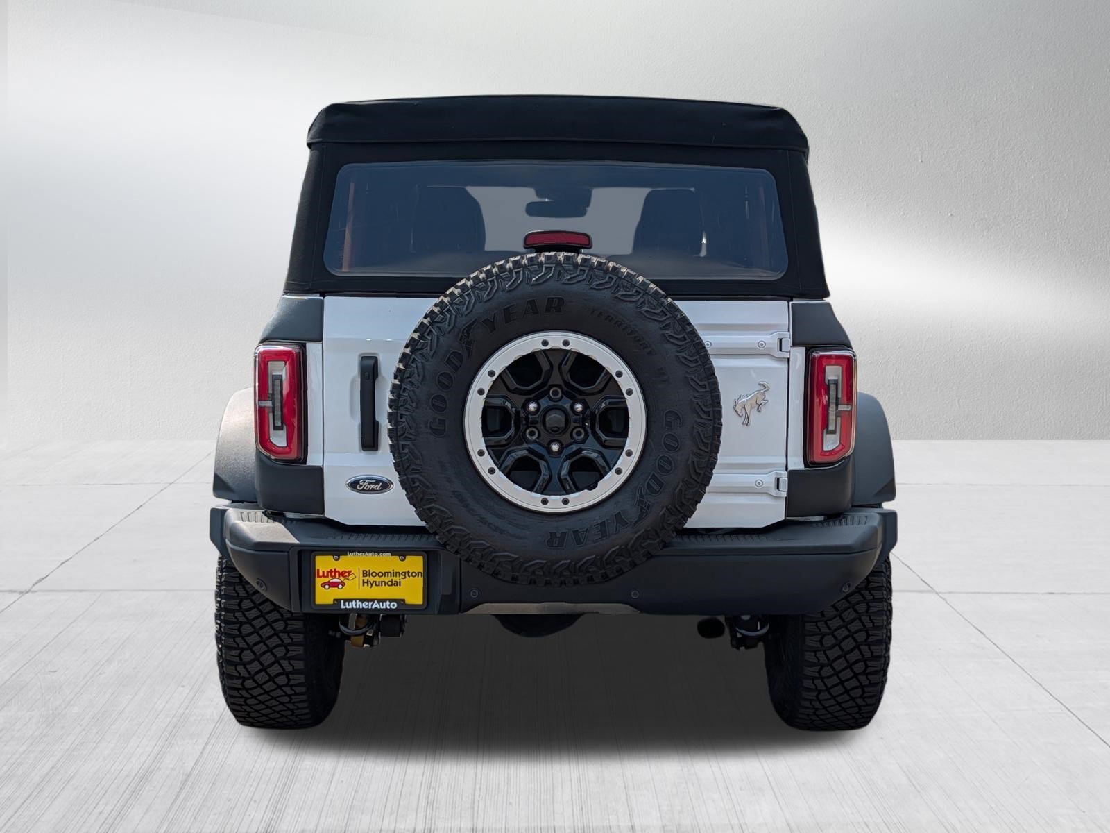 Used 2022 Oxford White Ford Badlands image 6