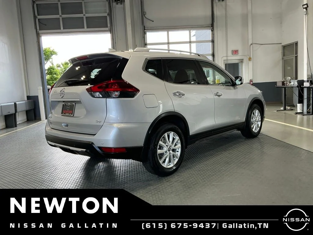 Used 2020 Brilliant Silver Metallic Nissan SV image 21