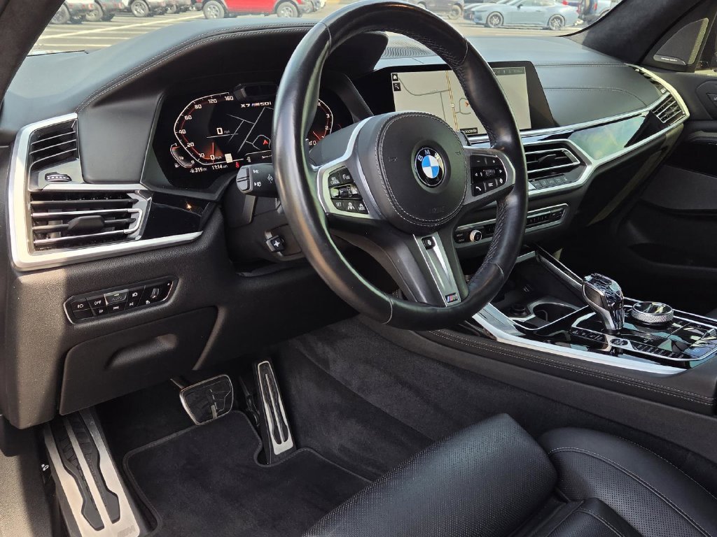 Used 2022 Tanzanite Blue II Metallic BMW M50i image 16