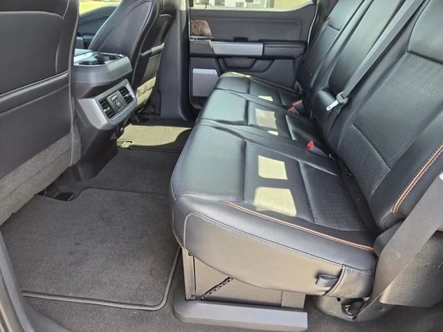 Used 2025 Avalanche Ford Lariat image 29