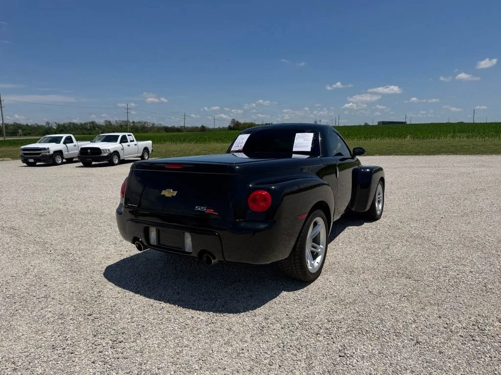 2003 Chevrolet SSR LS - Photo 3