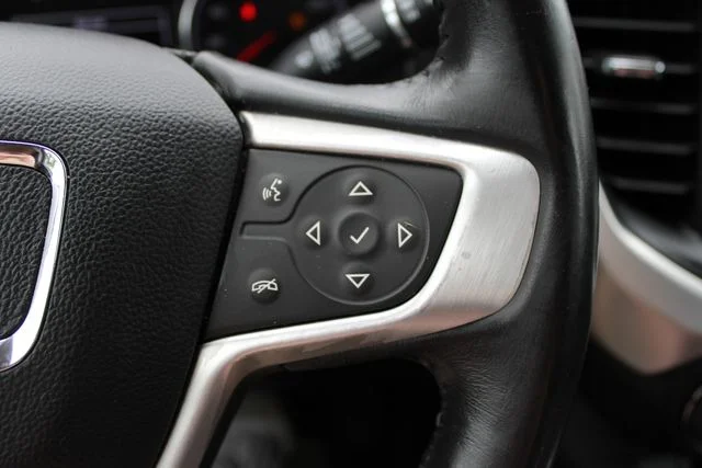 Used 2017 Red GMC SLE-2 image 10