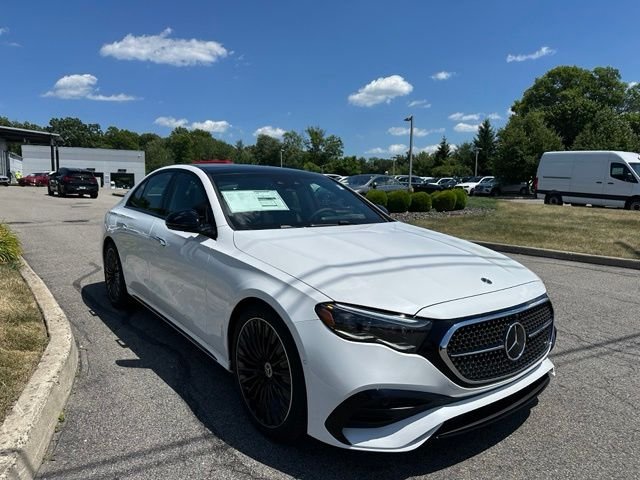 New 2026 MANUFAKTUR Moonlight White Metallic Mercedes-Benz E 450 image 7
