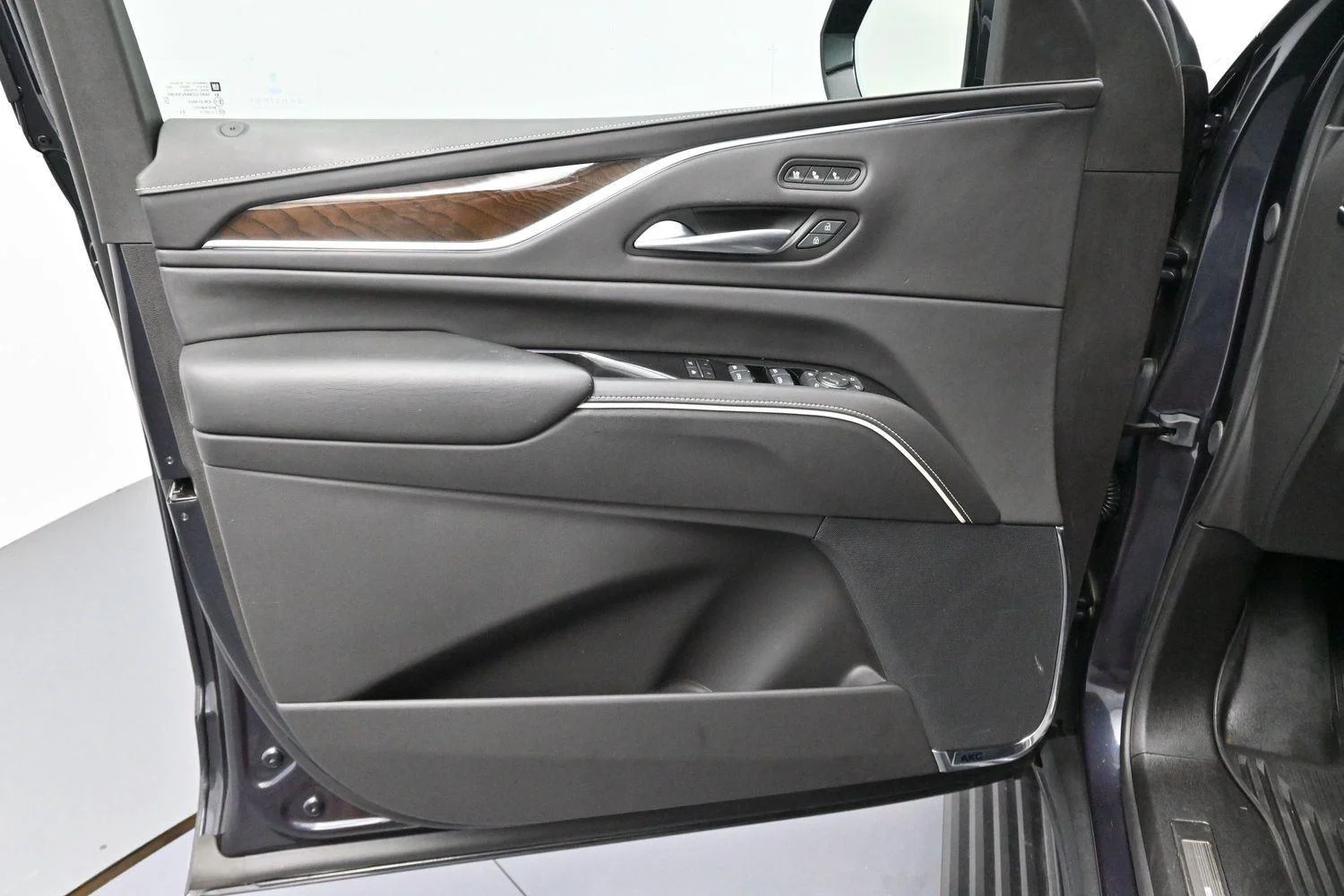 Used 2024 Galactic Gray Metallic Cadillac Premium Luxury Platinum image 13