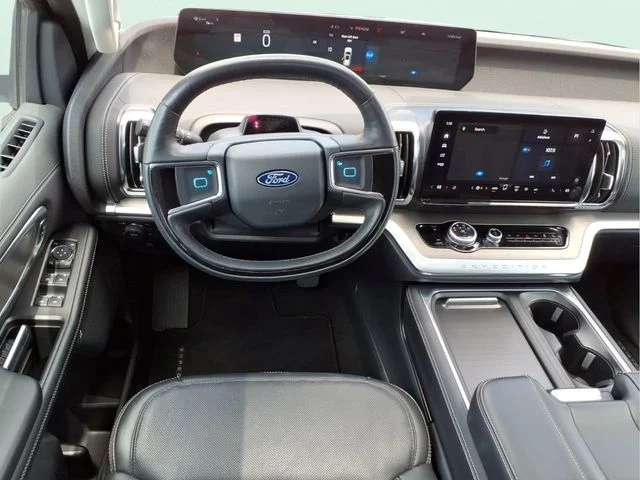 Used 2025 Silver Ford Platinum image 18