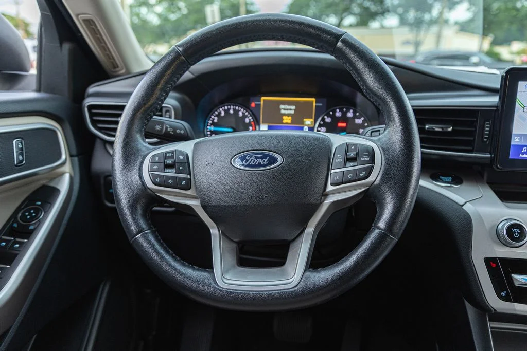 Used 2023 White Ford XLT image 17