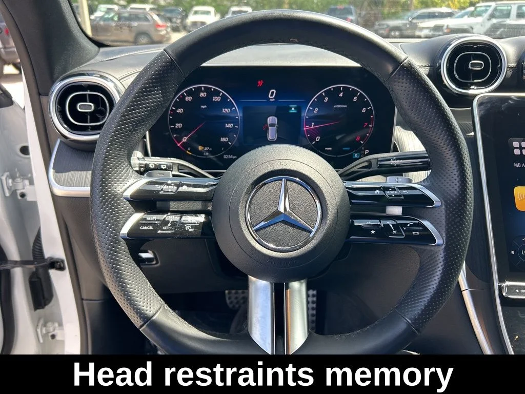 Used 2025  Mercedes-Benz GLC 300 image 13