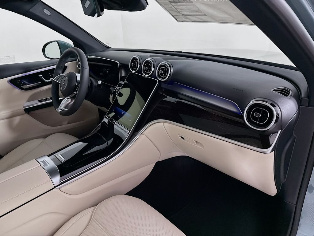 New 2026 Verde Silver Metallic Mercedes-Benz GLC 300 image 30