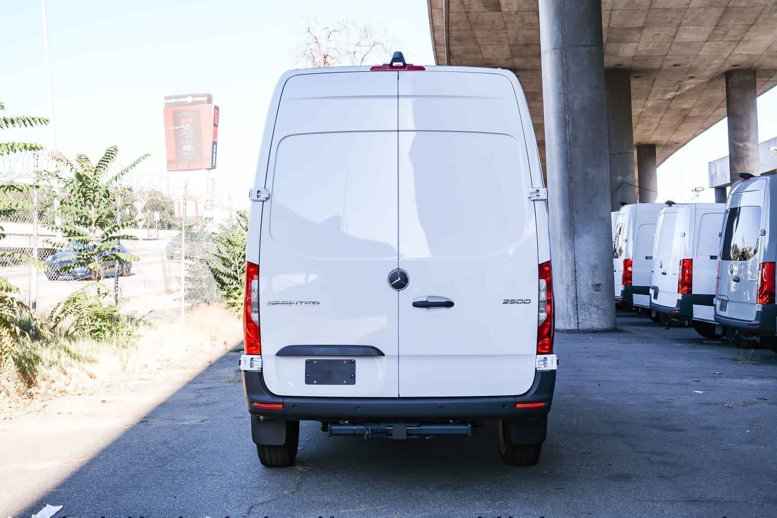 New 2026 Arctic White Mercedes-Benz Cargo 144WB High Roof RWD 2.0L I4 Diesel Turbo HO image 5