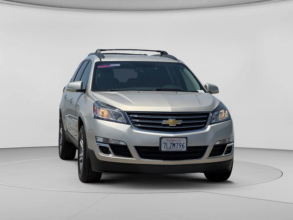 Used 2015 Gold Chevrolet 2LT image 4