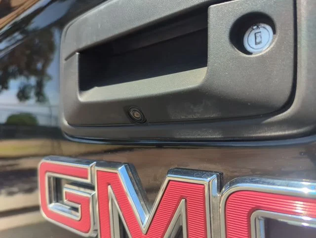Used 2016 Black GMC Denali image 27