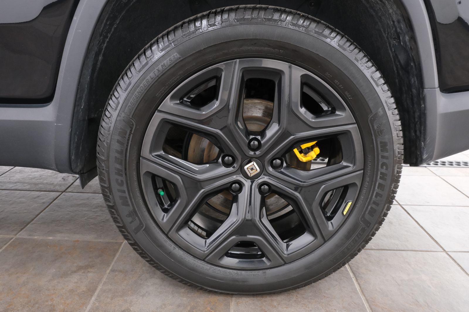 Used 2023 Midnight Rivian Adventure image 38