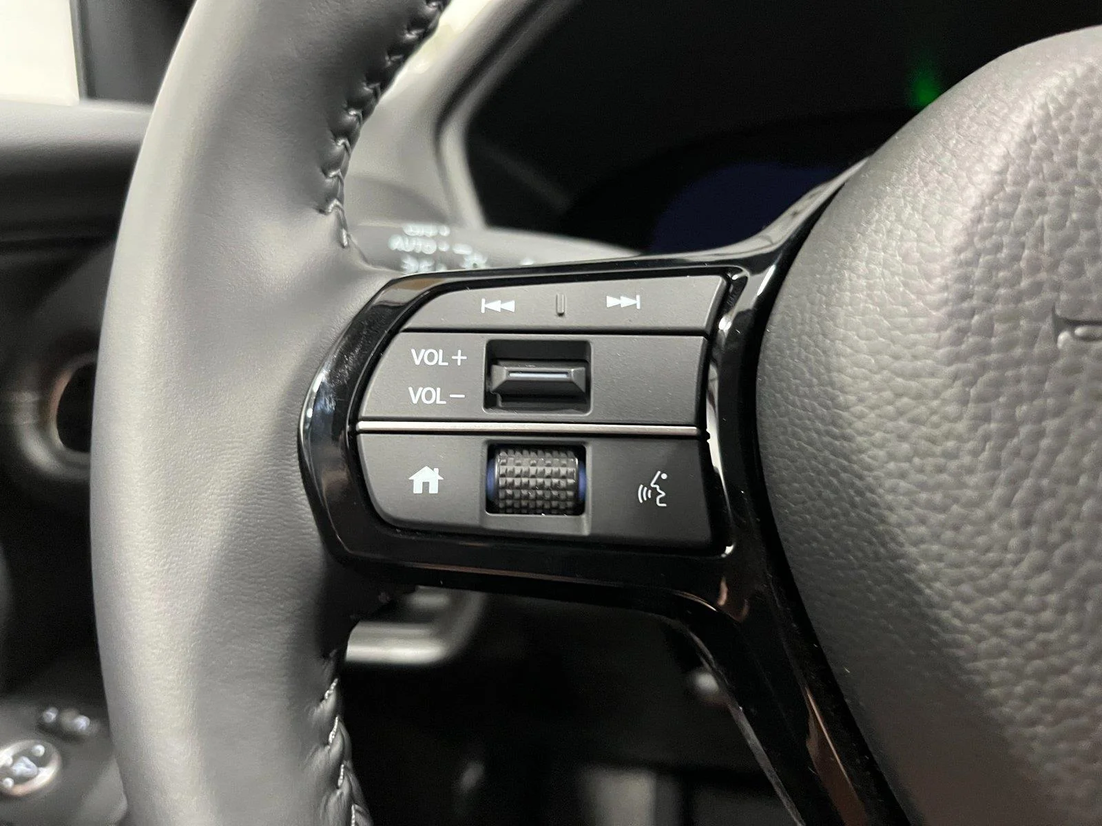New 2027 Platinum White Pearl Honda EX-L image 17