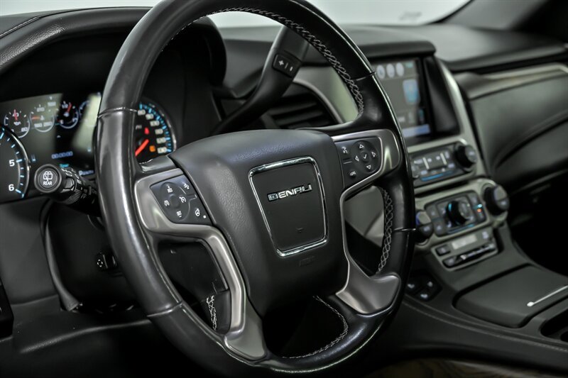 2020 GMC Yukon Denali - Photo 26