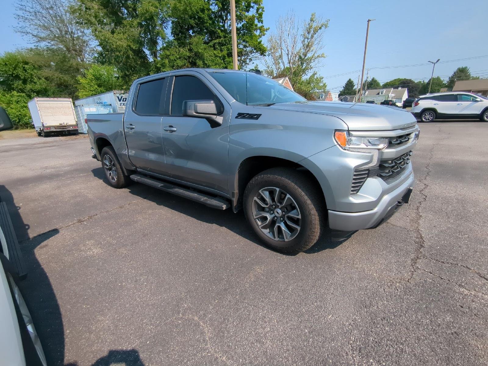 Used 2025 Sterling Gray Metallic Chevrolet RST image 8