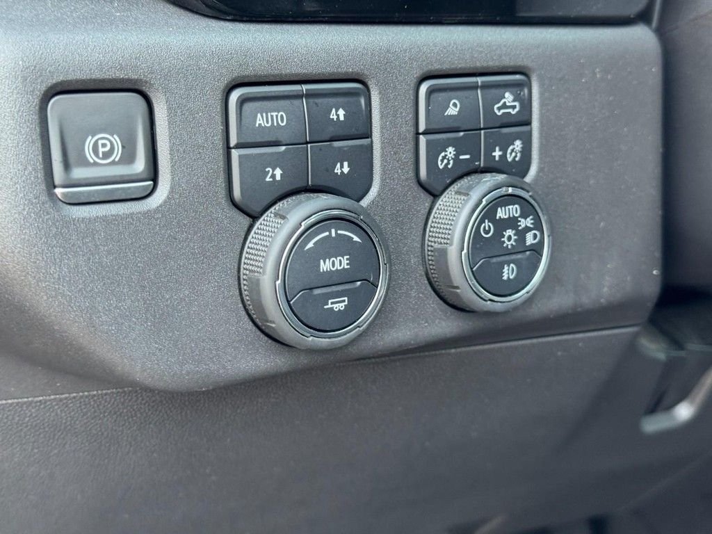 Used 2023 Beige Chevrolet ZR2 image 17