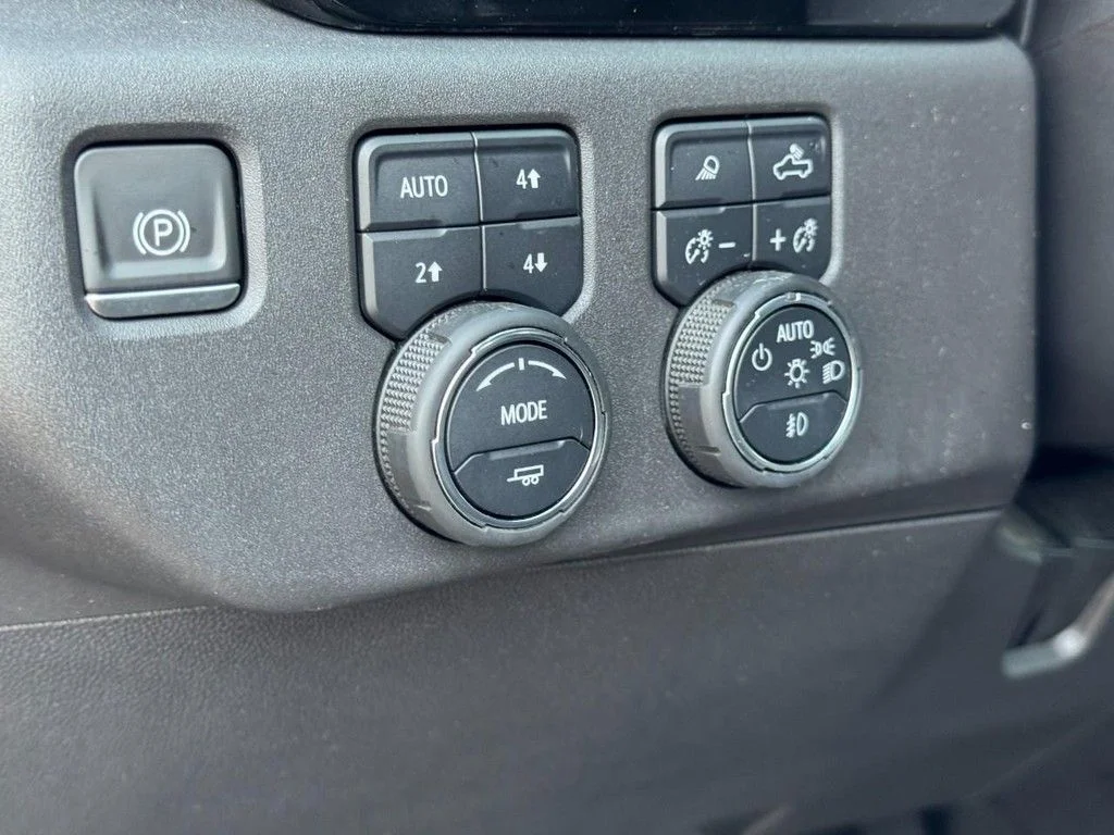 Used 2023 Beige Chevrolet ZR2 image 17