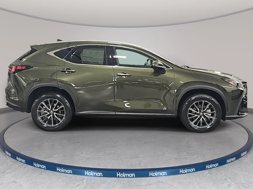 New 2026 Nori Green Pearl Lexus PREMIUM image 4