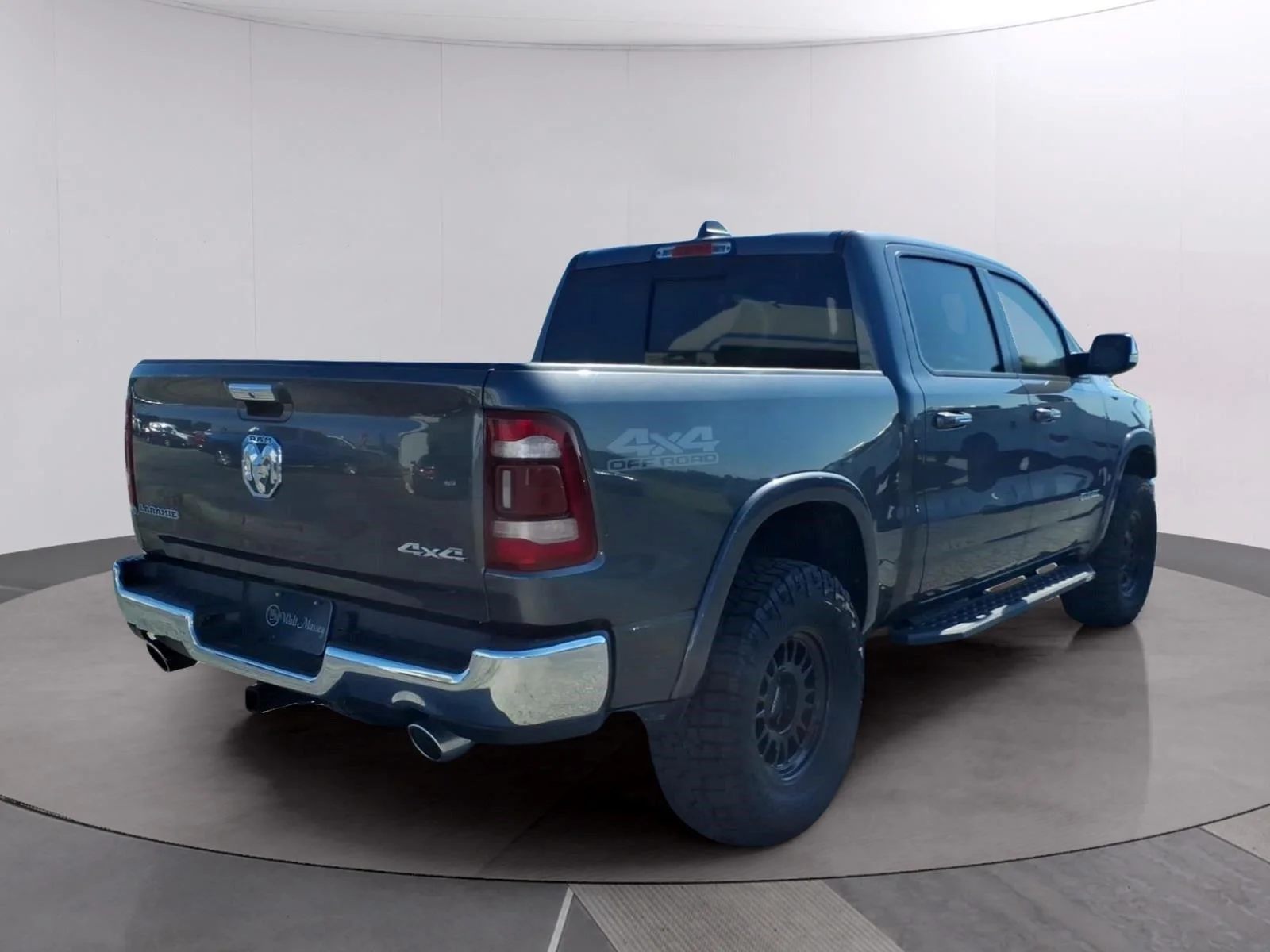 Used 2021 Granite Crystal Metallic Clearcoat Ram Laramie image 5