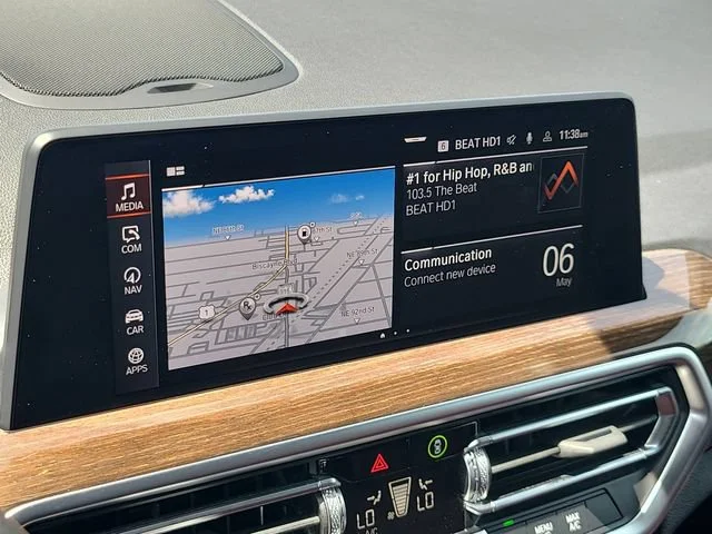Used 2022 White BMW sDrive30i image 27