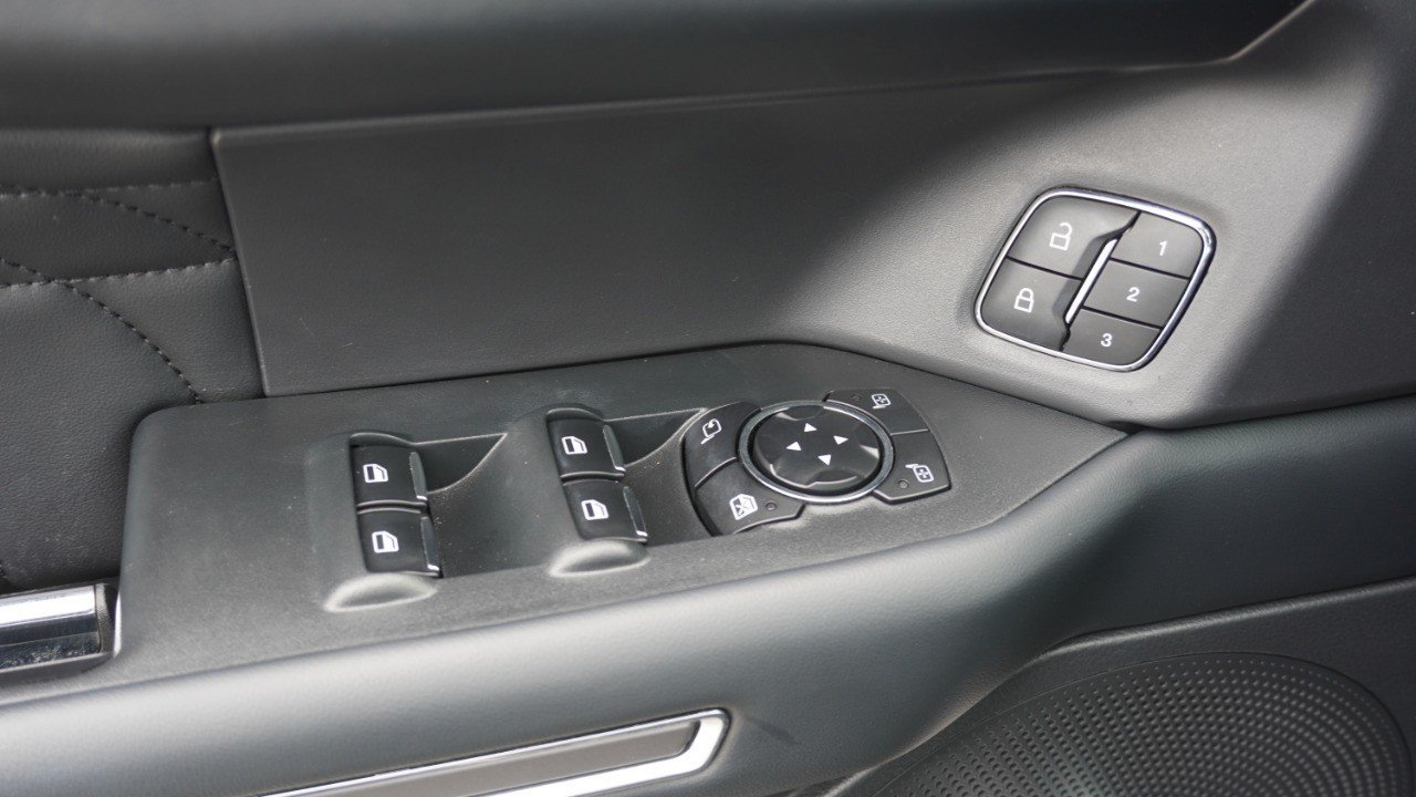 Used 2024 White Ford Platinum image 24