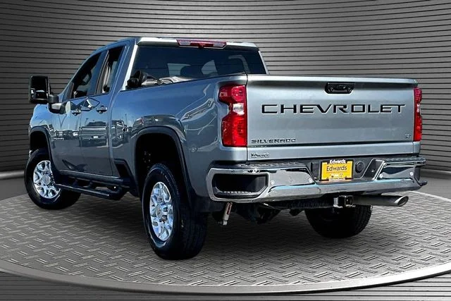 Used 2025 Gray Chevrolet LT image 4