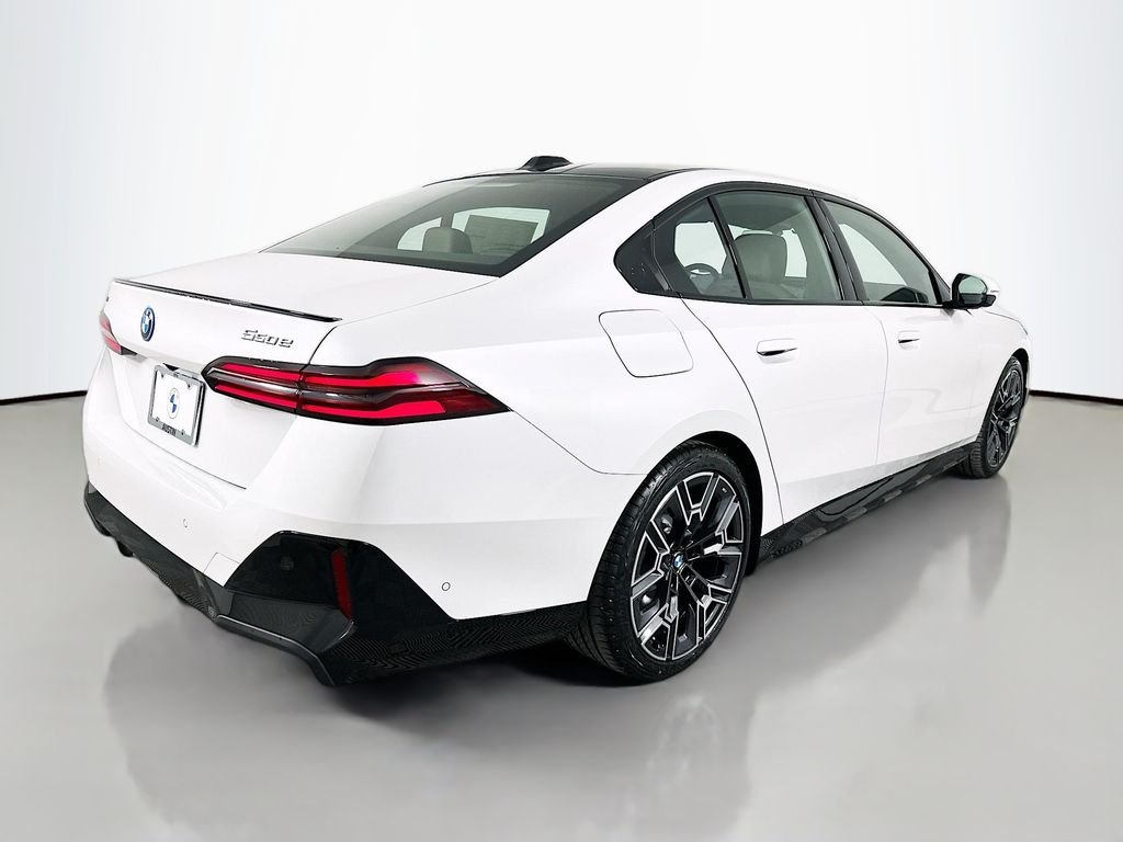 New 2027 Mineral White Metallic BMW 550e xDrive image 5