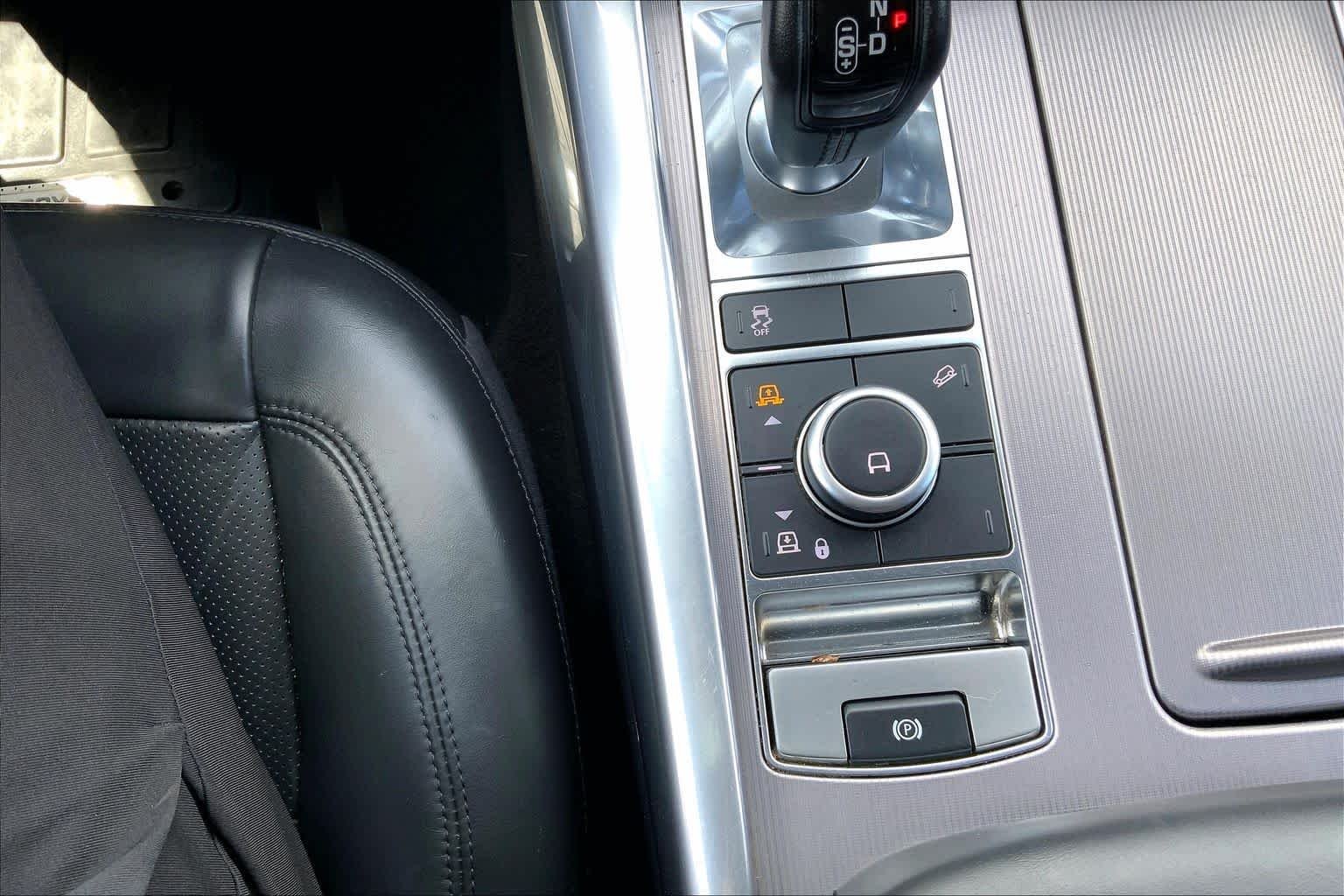 Used 2019 Borealis Black Metallic Land Rover HSE image 36