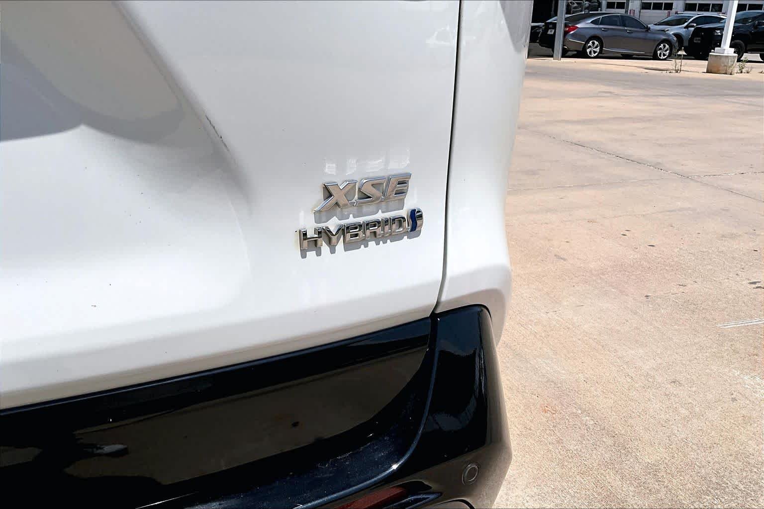 Used 2021 Blizzard Pearl/Midnight Black Metallic Toyota Hybrid XSE image 30
