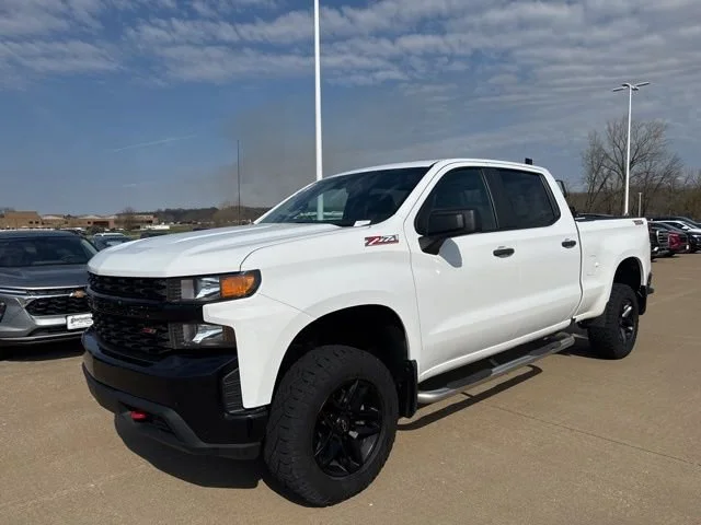 Used 2019 Summit White Chevrolet Custom Trail Boss image 11