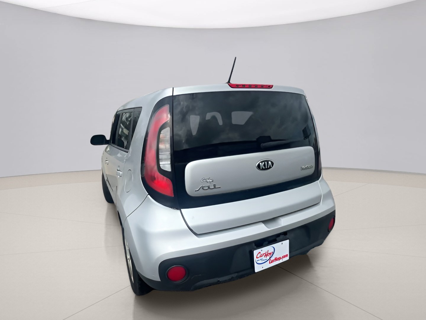 Used 2018 Silver Kia  image 7