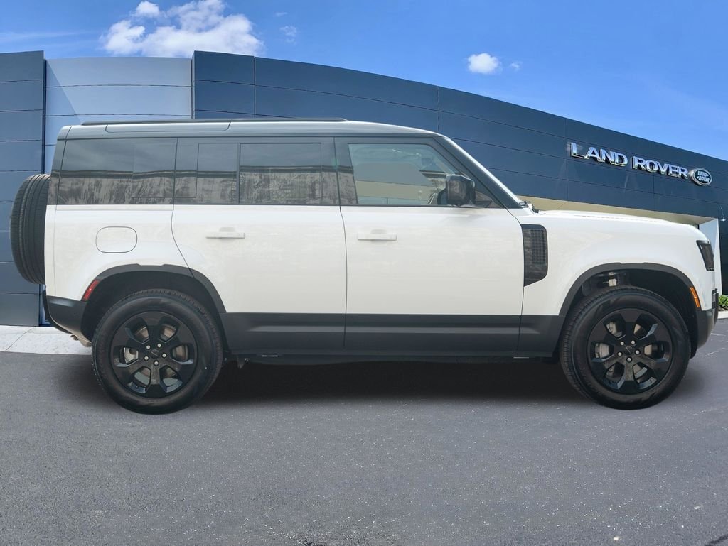 New 2026 Fuji White Land Rover S image 8