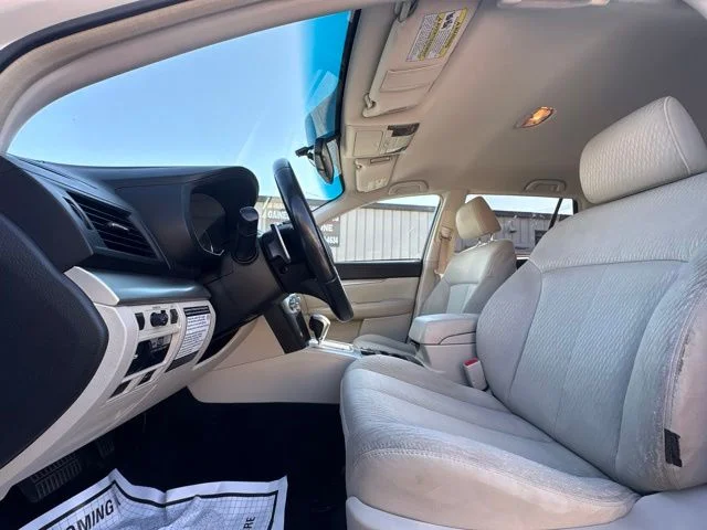 Used 2010 White Subaru 2.5i Premium image 12
