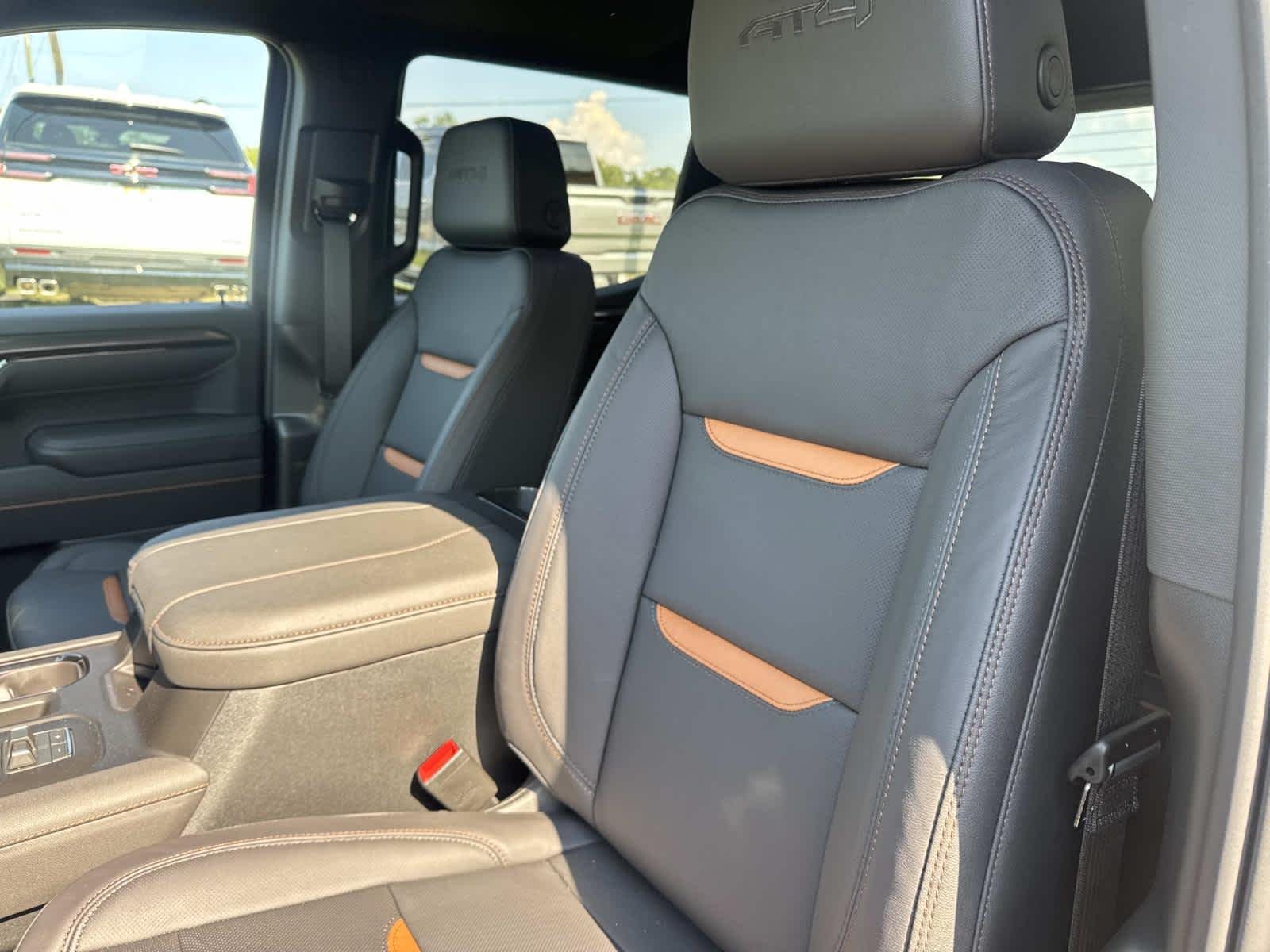 2026 GMC Sierra 1500 AT4 - Photo 9