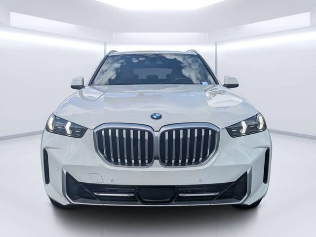 Used 2024 Alpine White BMW sDrive40i image 8