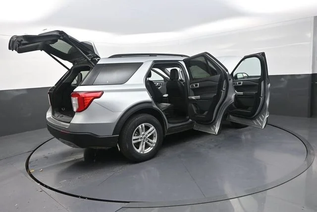 Used 2024 Silver Ford XLT image 36