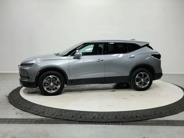 Used 2025 Gray Chevrolet LT image 5